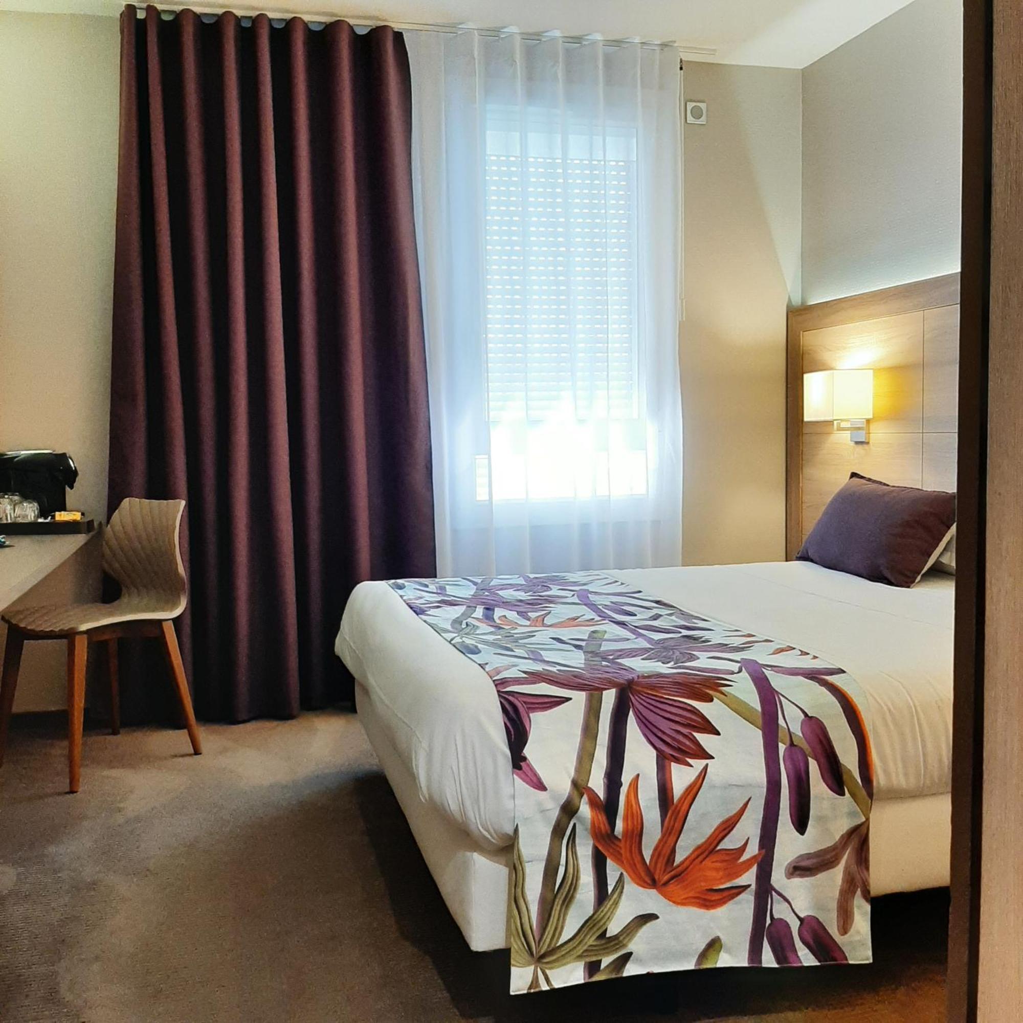 Logis Hotel Relais Saint Jacques - Chateauroux Deols Exterior photo