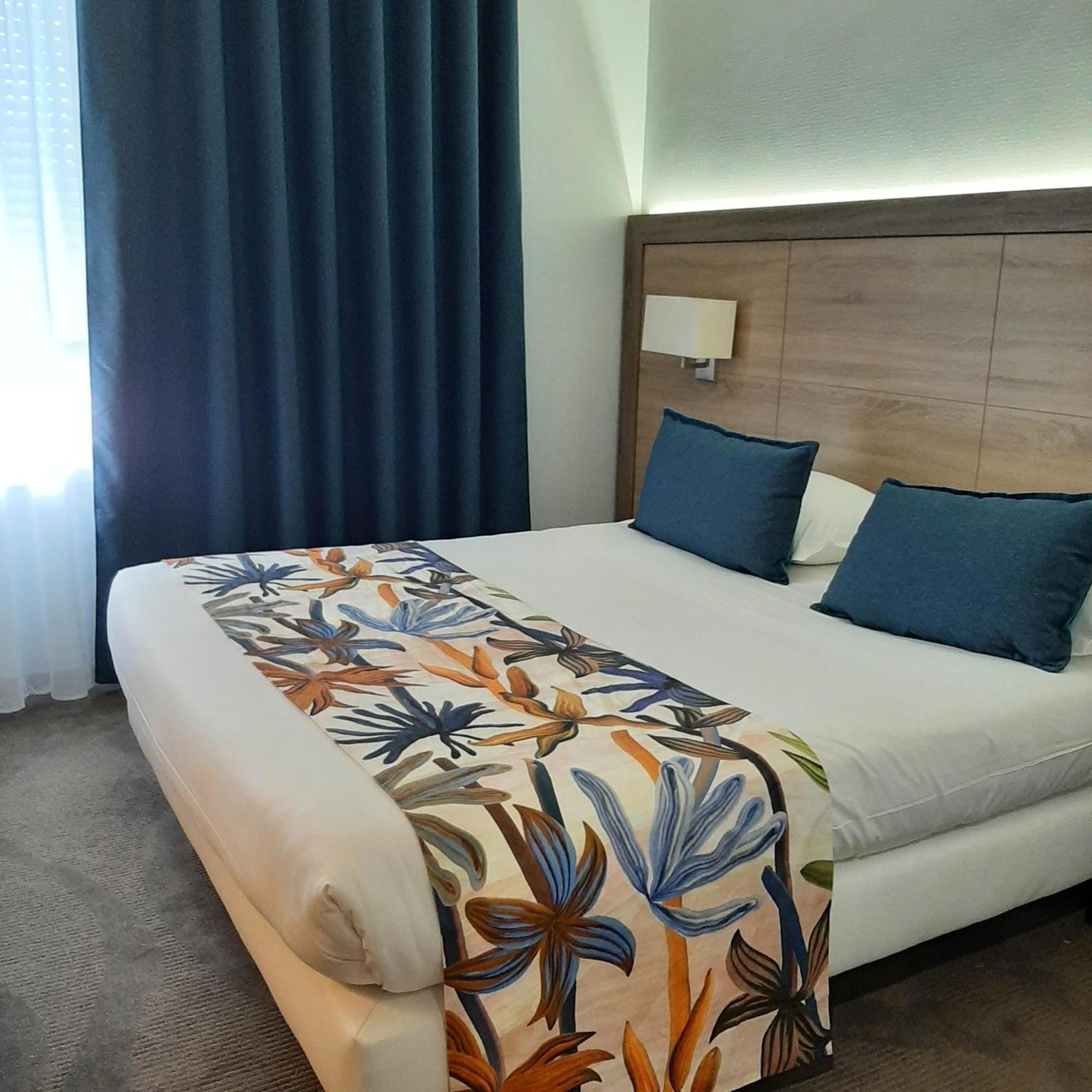 Logis Hotel Relais Saint Jacques - Chateauroux Deols Exterior photo