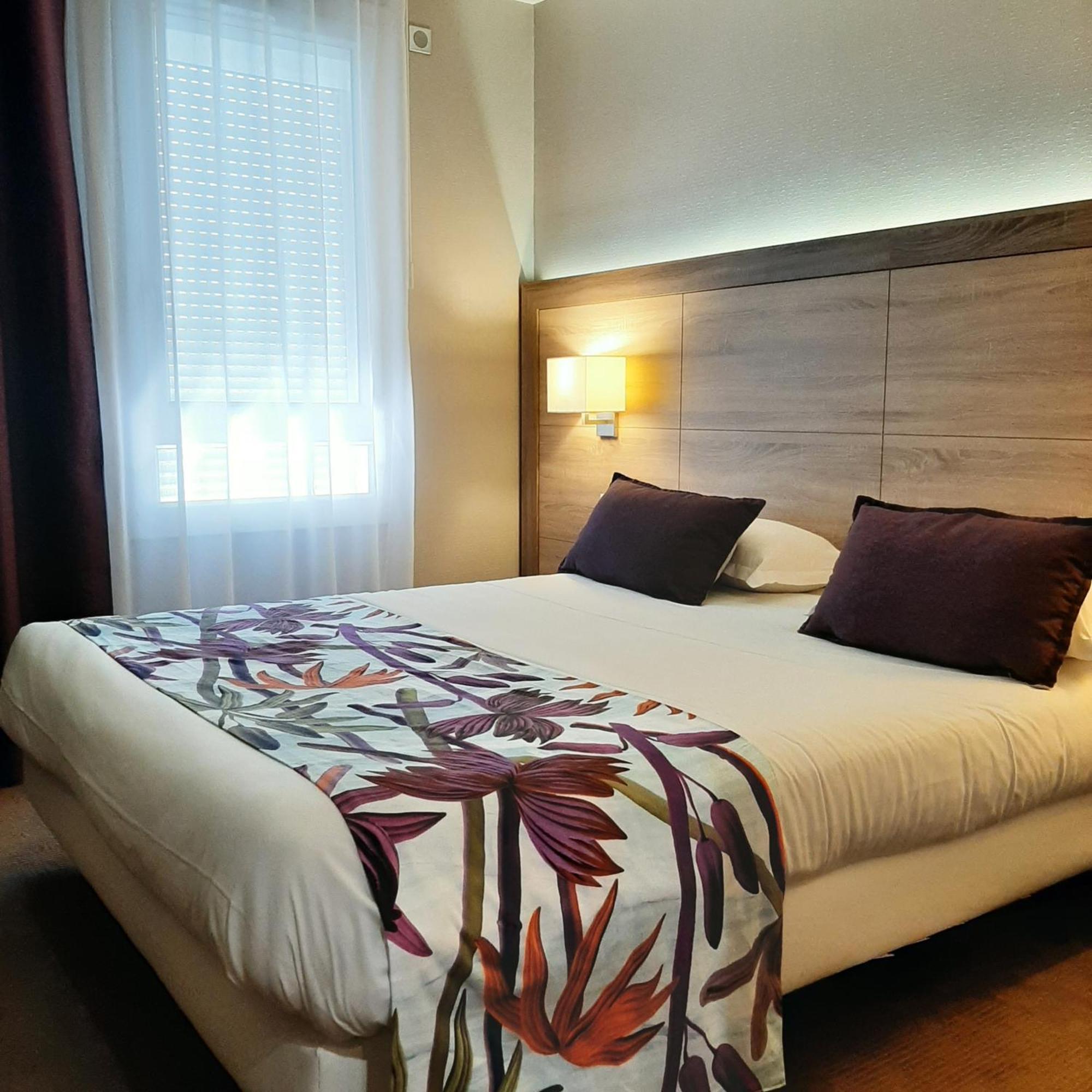 Logis Hotel Relais Saint Jacques - Chateauroux Deols Exterior photo