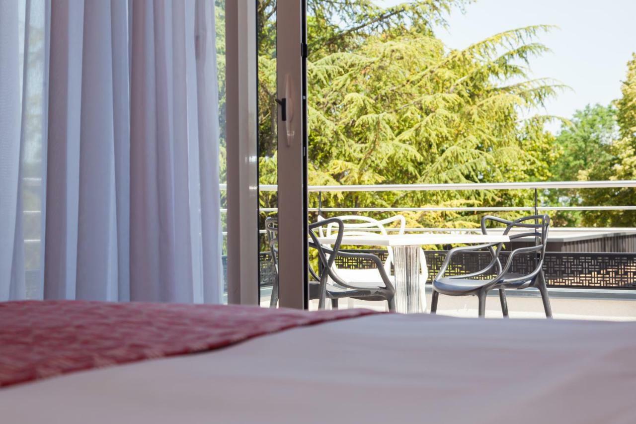 Logis Hotel Relais Saint Jacques - Chateauroux Deols Exterior photo