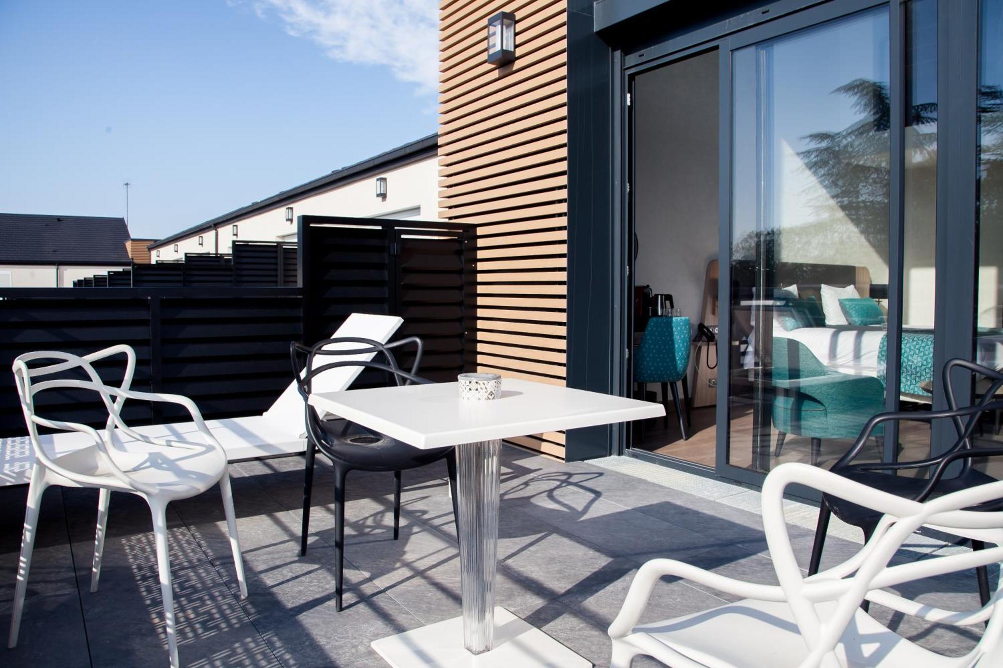 Logis Hotel Relais Saint Jacques - Chateauroux Deols Exterior photo